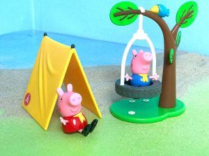 2 Spielfiguren Peppa Pig Peppa's Abenteuer-Wohnmobil Zubehör Jazwares 92625 